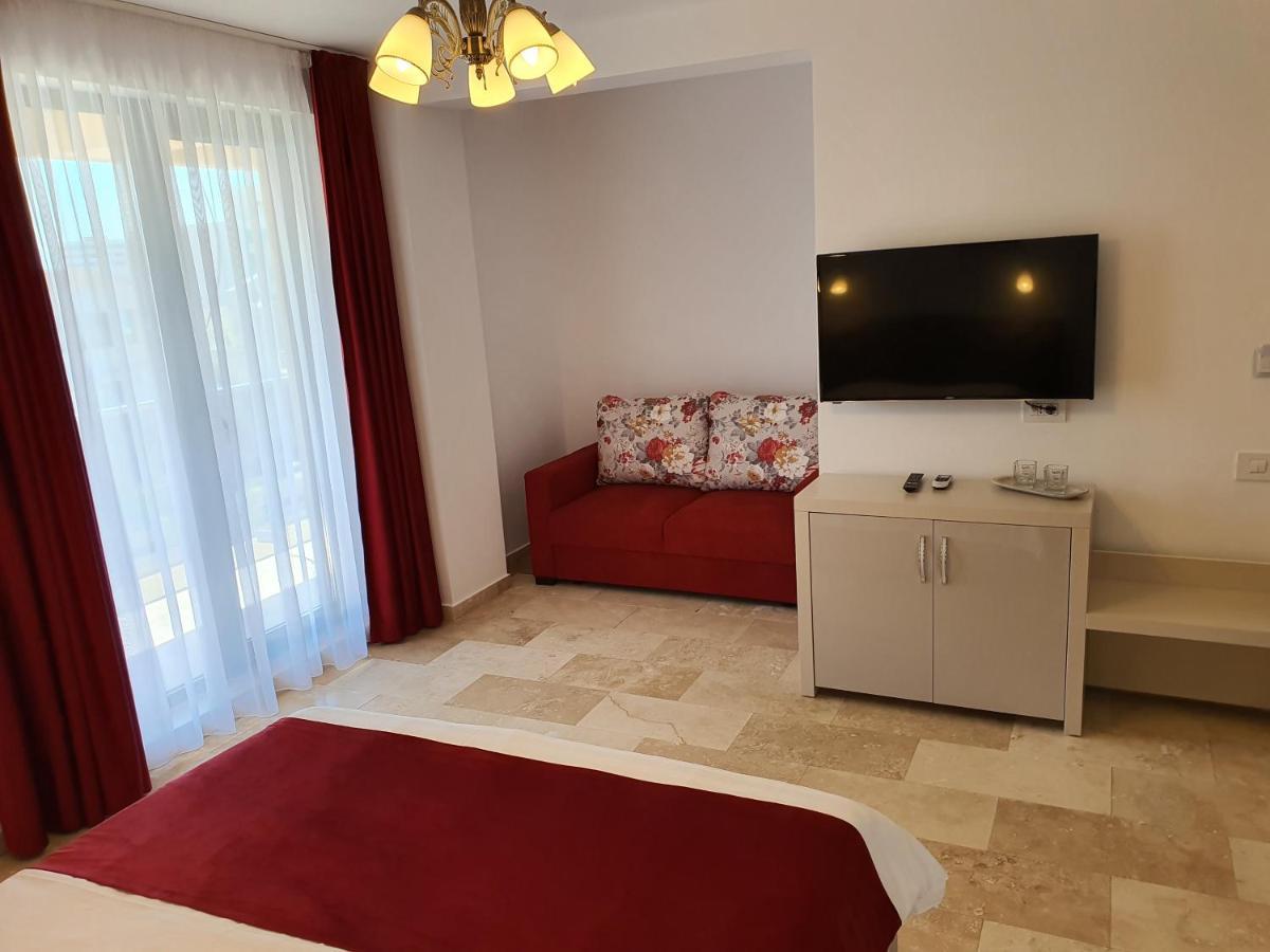 Roca Del Mar Hotel 3*